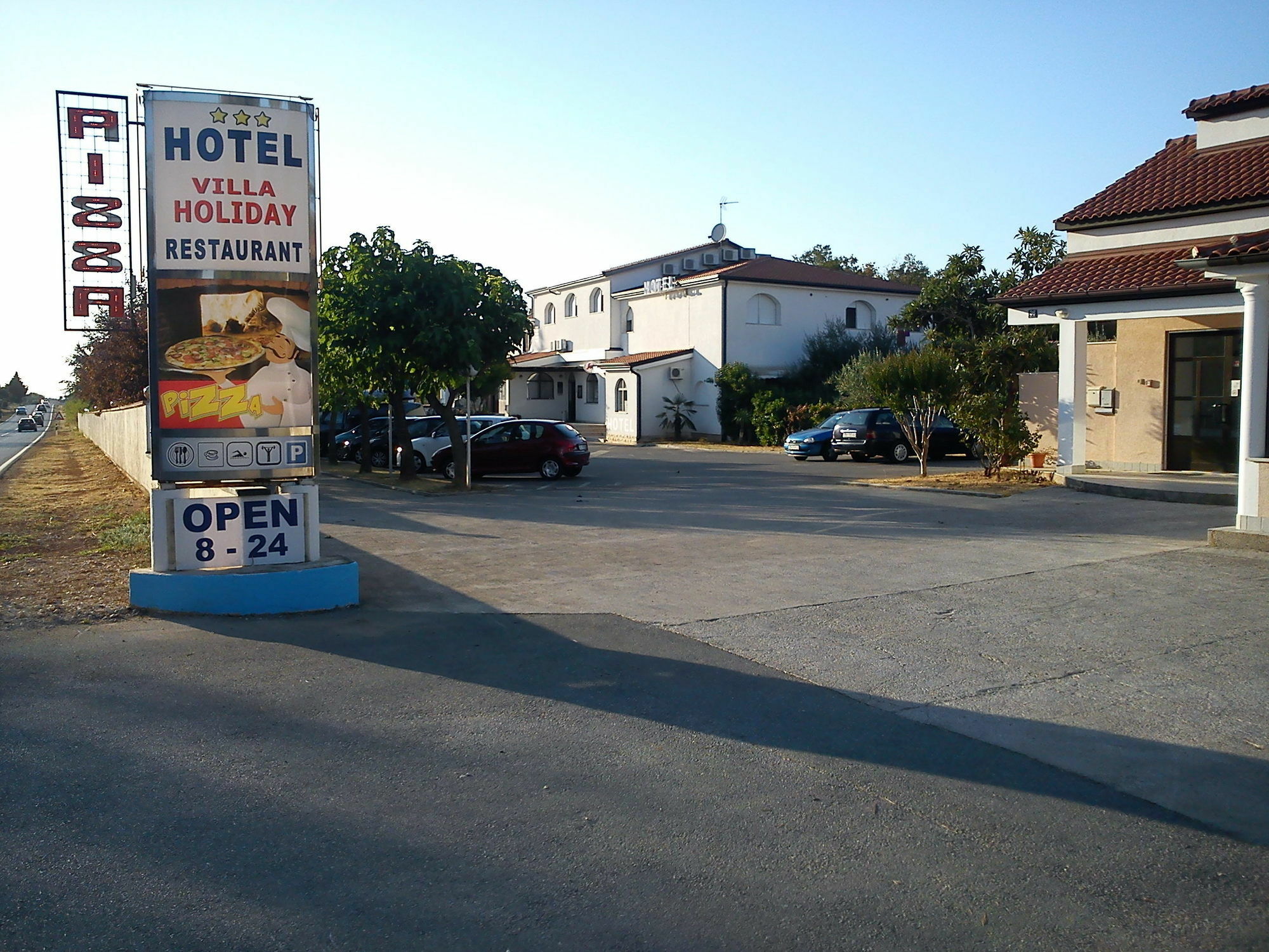 Hotel Holiday Buici  Екстериор снимка